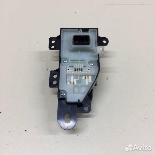 Блок кнопок Toyota Camry XV70 2017