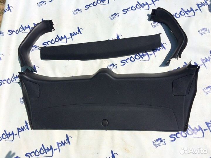 Обшивка багажника задняя Mitsubishi Outlender CW5W