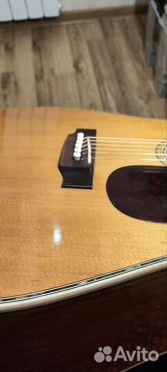 Японская акустическая гитара