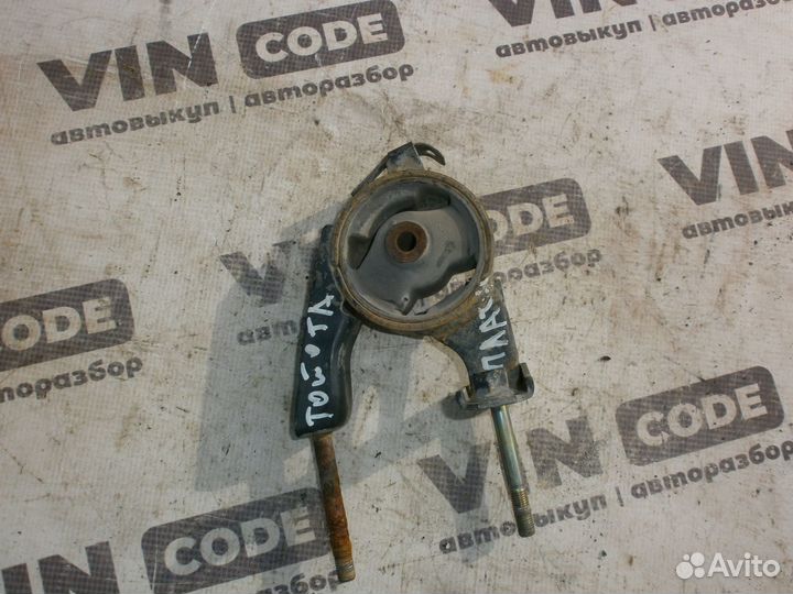 Опора двигателя Тойота Витц