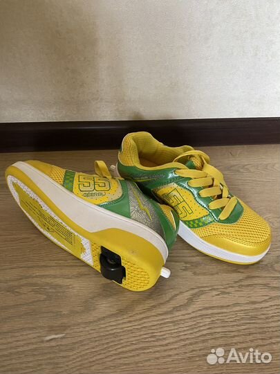 Продам кроссовки с роликами