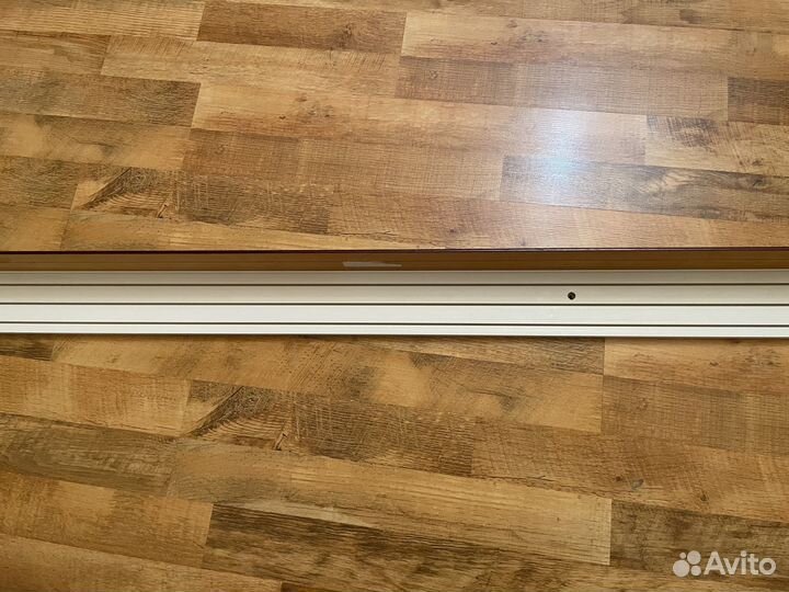 Карниз для штор деревянный