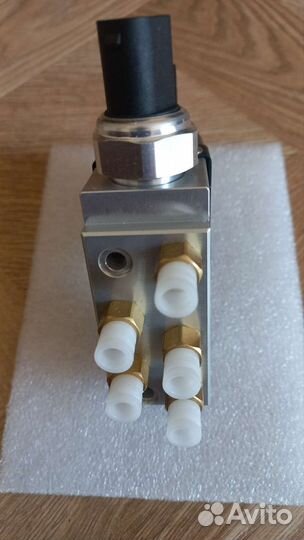 Блок клапанов пневмоподвески мерседес w211/219