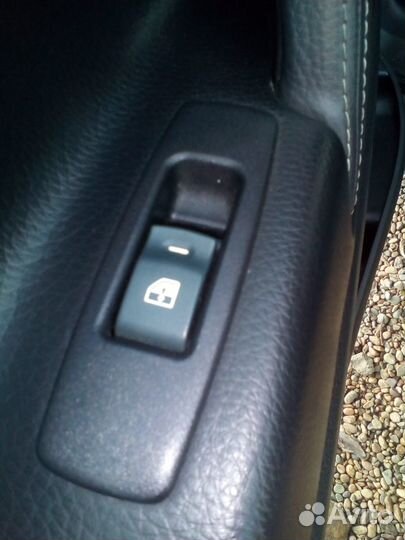 Кнопки стеклоподъёмника на Luxgen 7 SUV