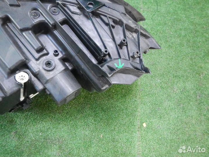 Фара правая Mercedes-Benz E-Class