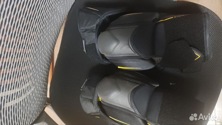 Налокотники хоккейные easton rs р-р Sr m