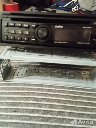 Магнитола Clarion