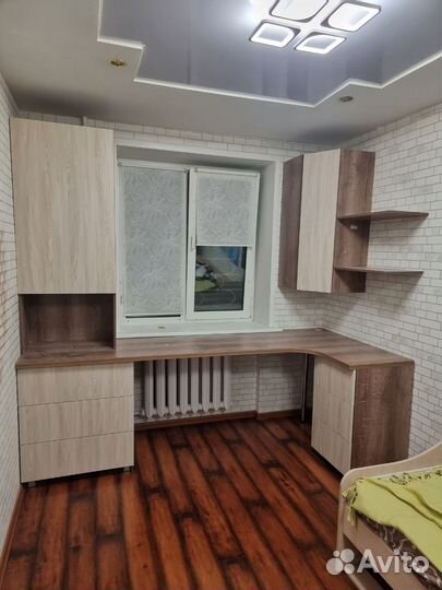 Детский письменный стол