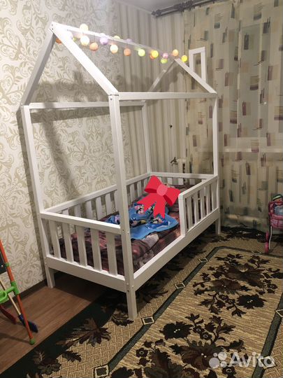 Детская кровать домик бу