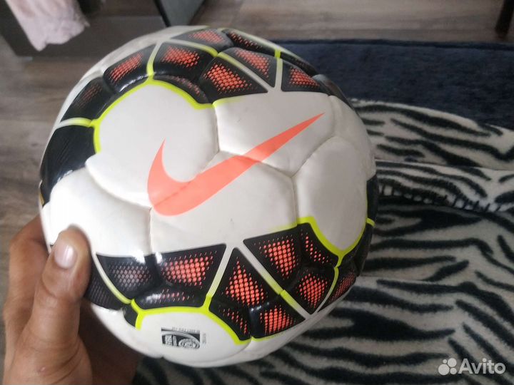 Футбольный мяч nike