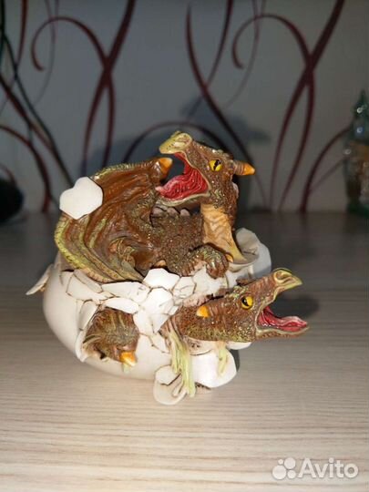 Фигурки статуэтки вылупление дракона из яйца