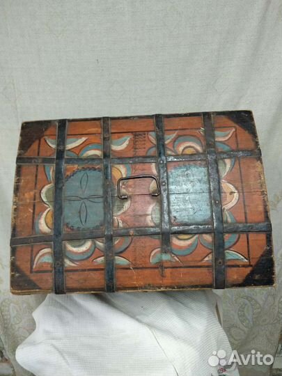 Сундук деревянный старинный