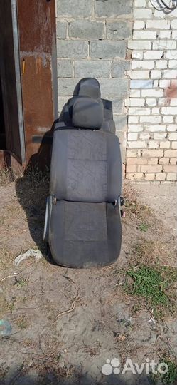 Сиденья renault logan рено логан