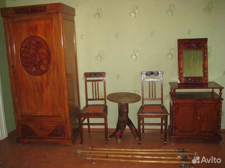 Старинная мебель