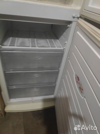 Высокий большой Атлант 2 мотора 2 метра