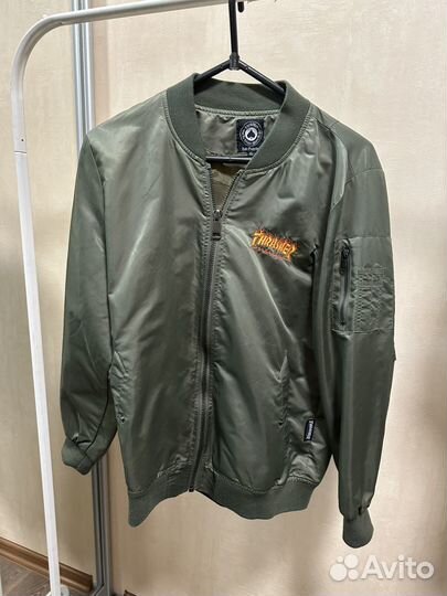 Бомбер thrasher