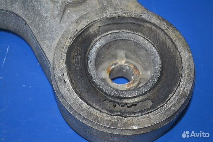 Подушка радиатора, правая scania R-Series (01.04)