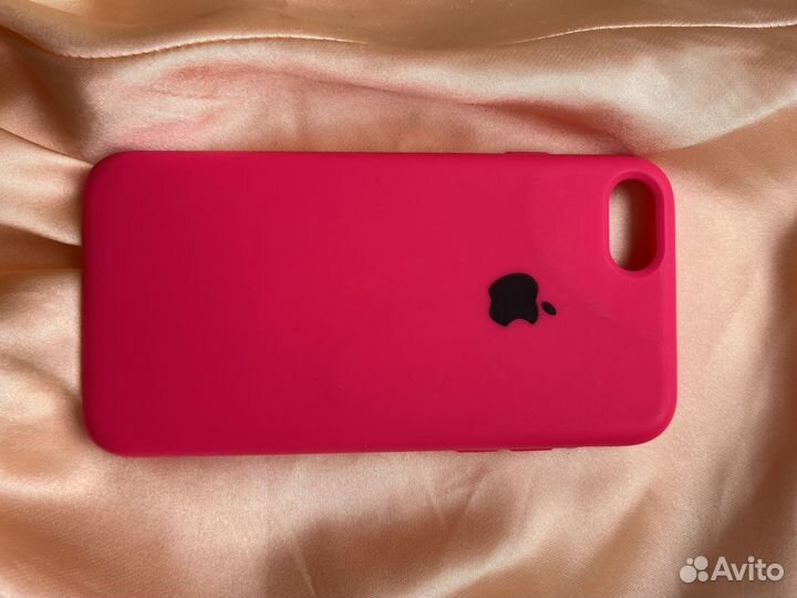 Комплект из двух чехлов на iPhone 7,8, se 2020