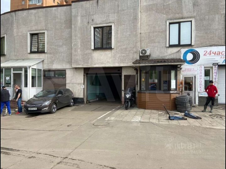 Гараж, > 30 м²