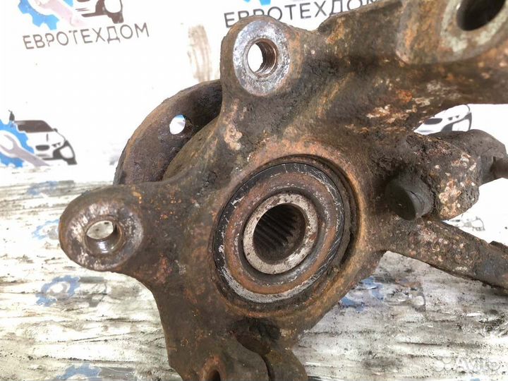 Кулак поворотный + ступица передний правый Renault