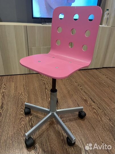 Детский стул IKEA на колесиках