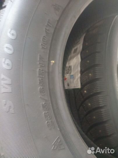 Westlake SW606 235/65 R17 104T