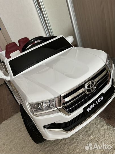 Детский электромобиль toyota