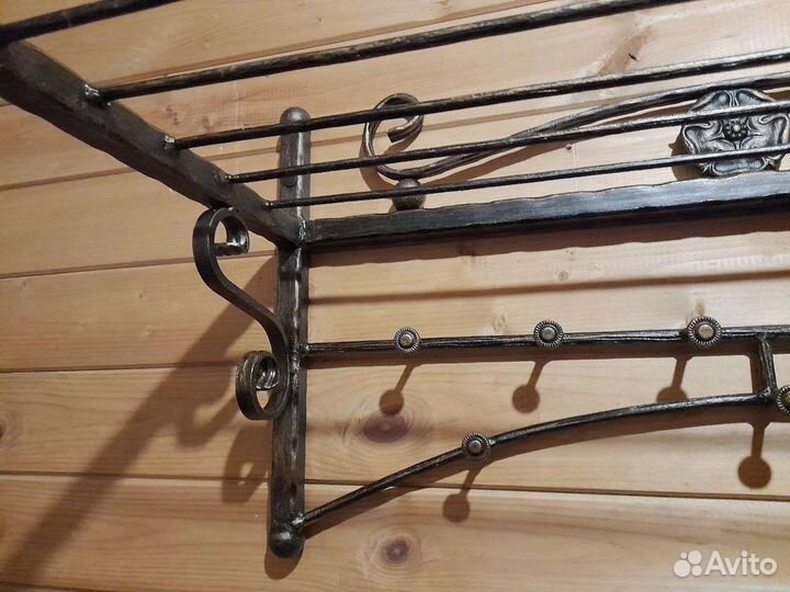 Кованая вешалка настенная