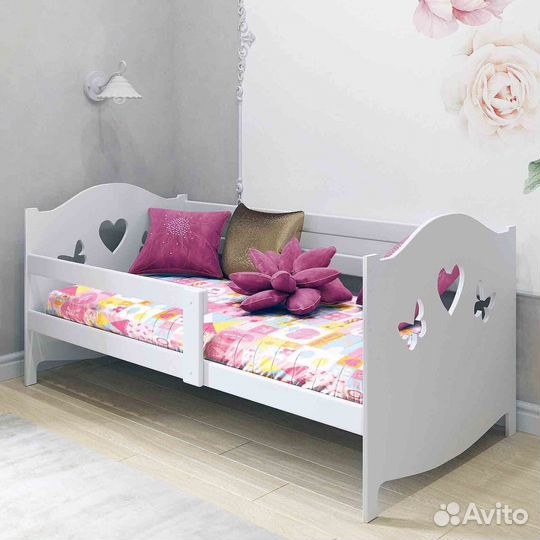 Кроватка детская из натурального дерева с бортиком