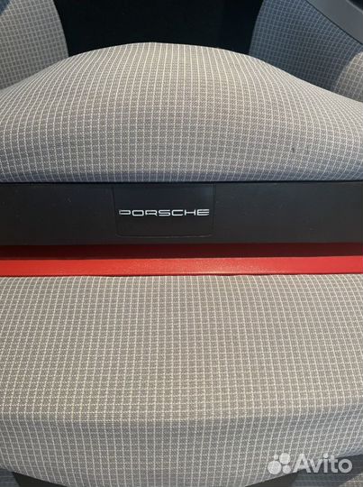 Porsche. Автомобильное детское кресло