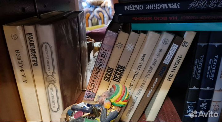 Коллекция книг русских и зарубежных писателей