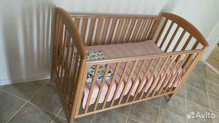 Детская кроватка