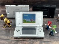 Nintendo DS Lite(Новая,Комплект,Прошивка R4,Игры)
