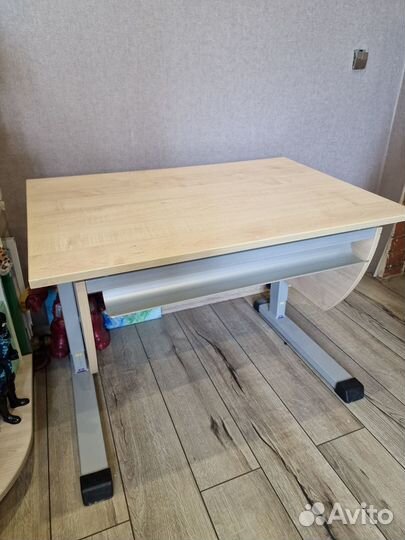 Детский стол парта