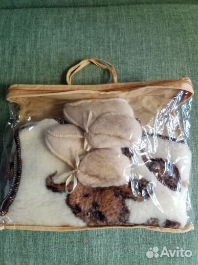 Детская жилетка и пинетки из овчины