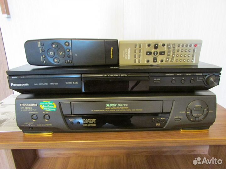 Видеомагнитофон и DVD/CD плеер Panasonic