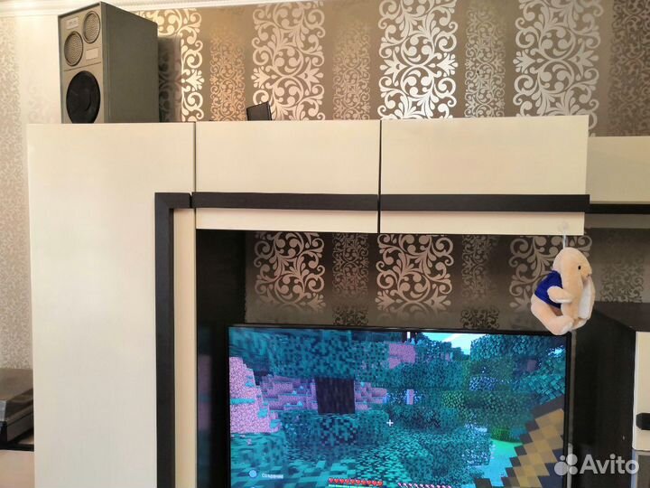 Стенка, гостиная