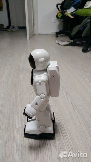 Игрушка робот