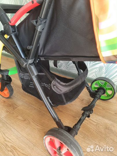 Прогулочная коляска