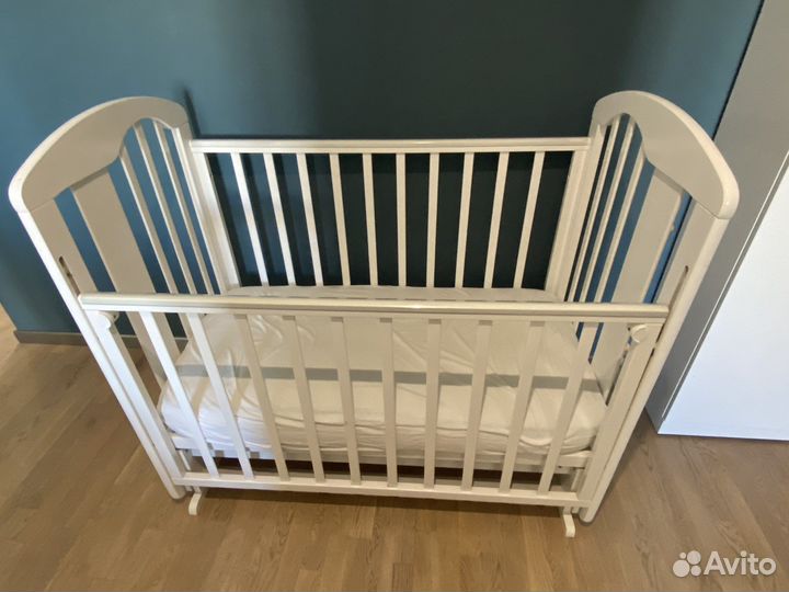 Детская кроватка маятник + матрас