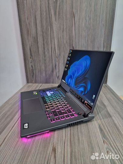 Крутой игровой Asus ROG Strix