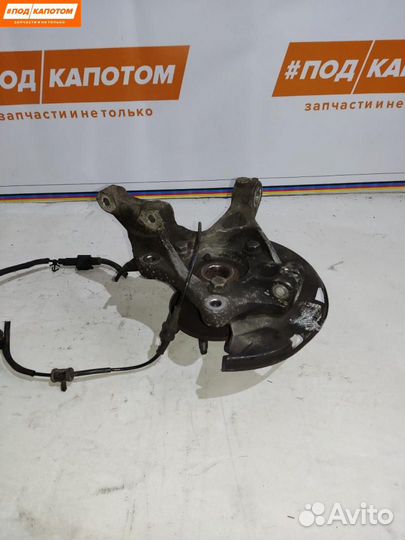 Кулак передний правый Opel Astra J 2011