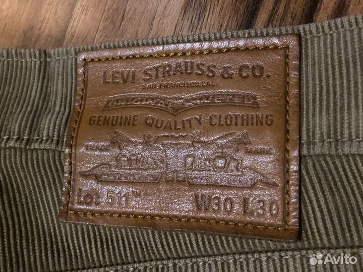 Вельветовые джинсы levis