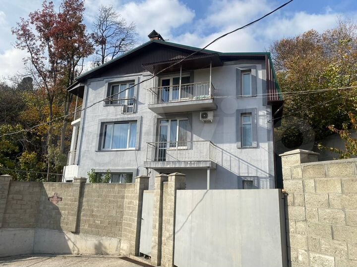 Дом 207 м² на участке 4 сот.