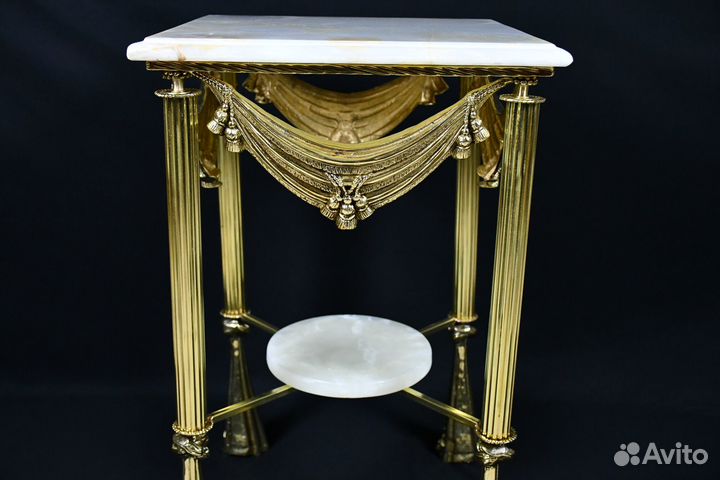 Журнальный столик