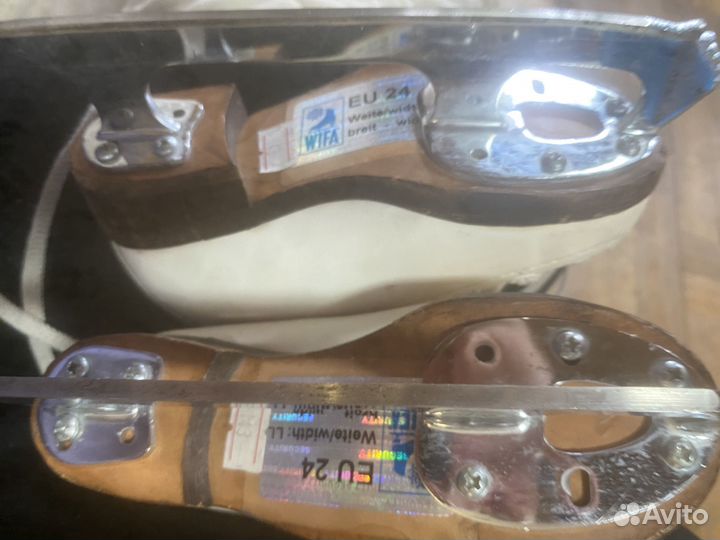 Коньки фигурные 24