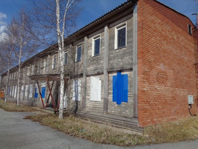 Дом 1010,2 м² на участке 5 сот.