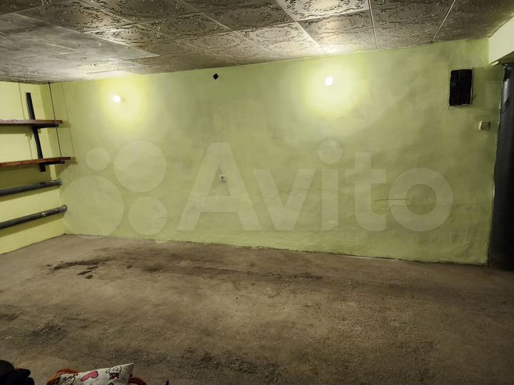 Гараж, > 30 м²
