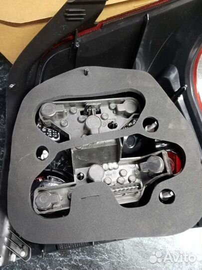 Задней стоп тойота авенсис