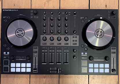 Native Instruments Traktor Kontrol S3 арт.A588